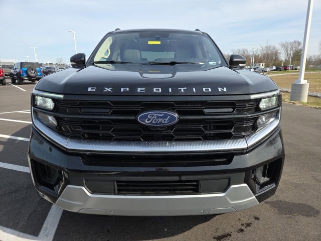 Certified 2025 Ford Expedition Platinum w/ Driver's Package image 3