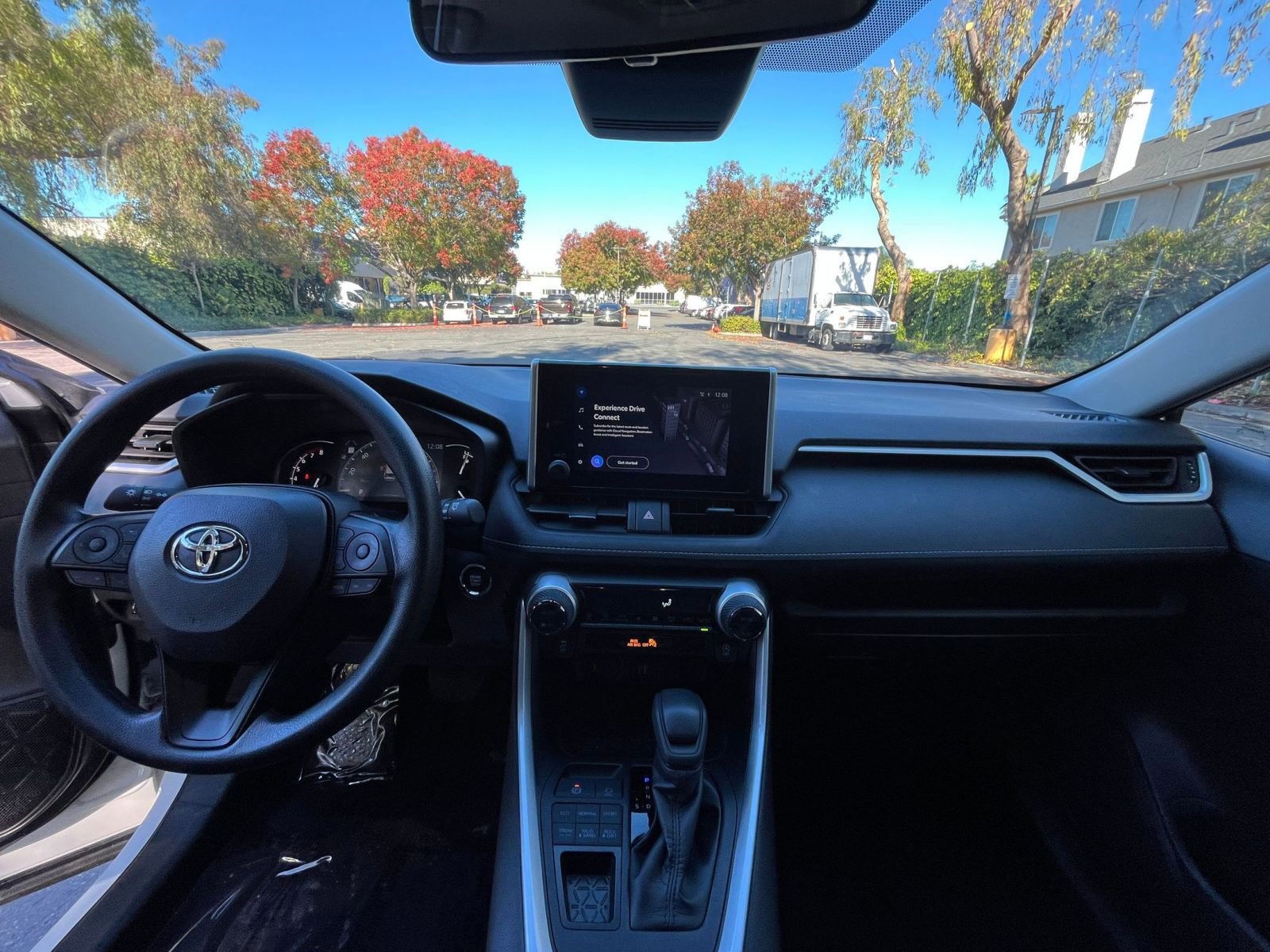 Used 2025 Toyota RAV4 XLE image 34