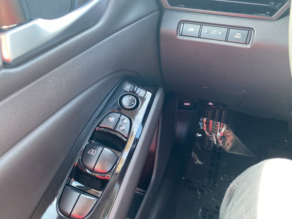 Used 2024 Nissan Altima 2.5 SR image 13