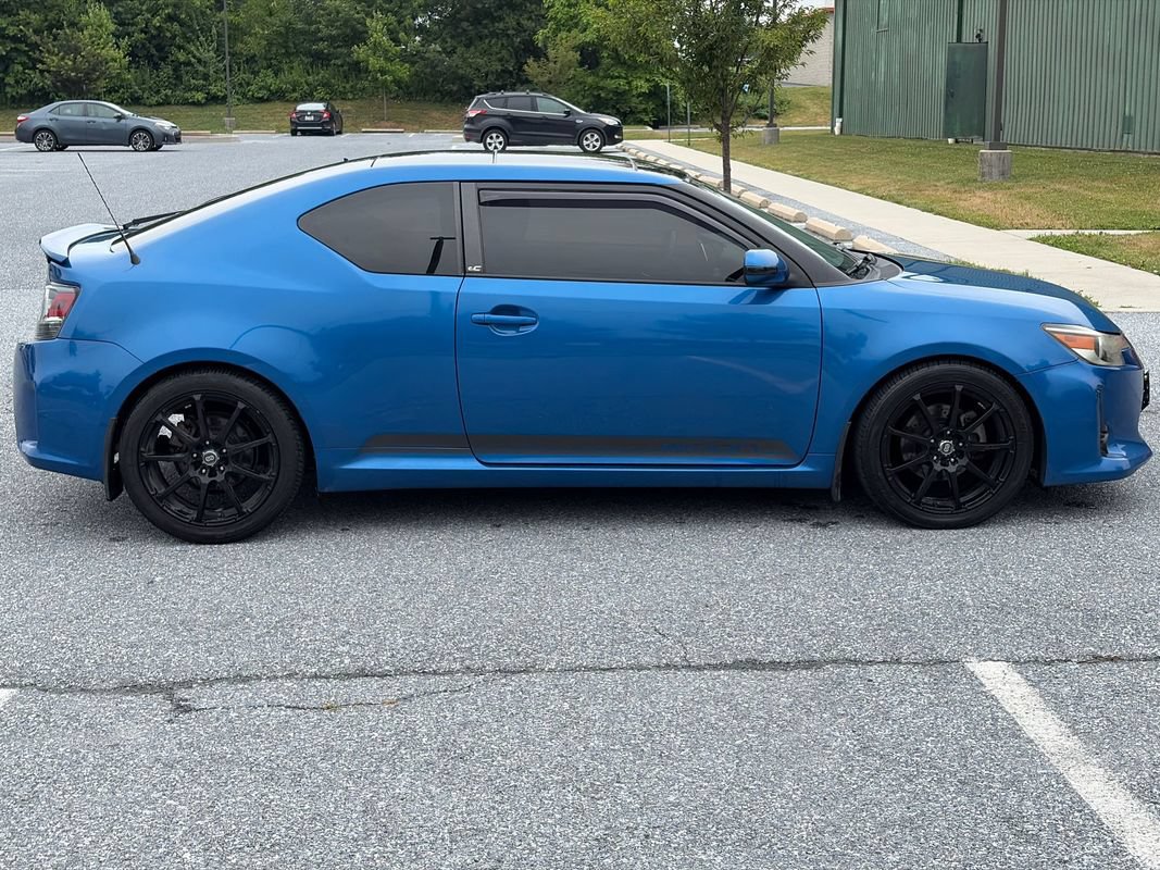 Used 2016 Scion tC FWD image 9
