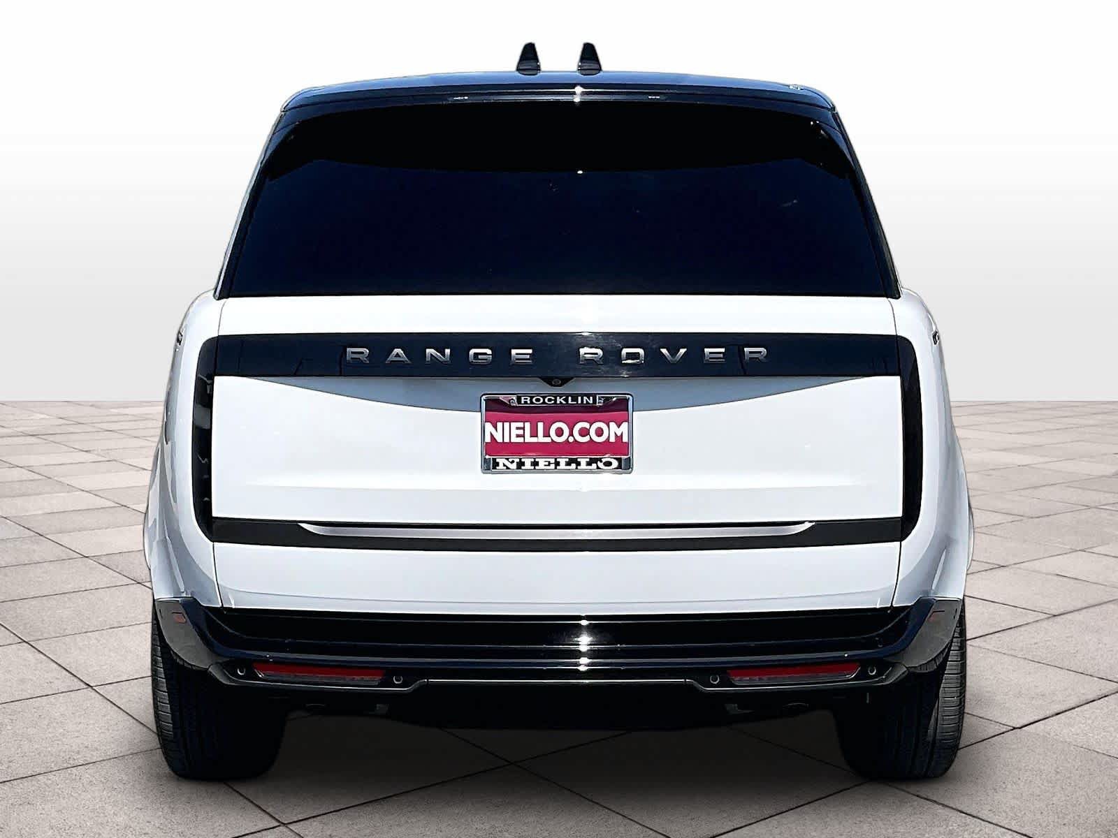 Used 2025 Land Rover Range Rover SE AWD/4WD image 7