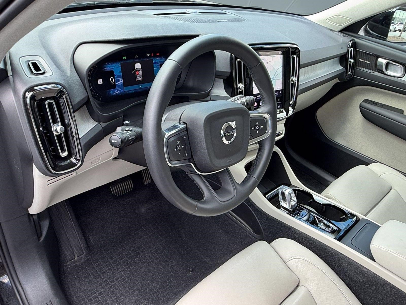 Certified 2024 Volvo XC40 B5 Ultimate w/ Protection Package Premier AWD/4WD image 4