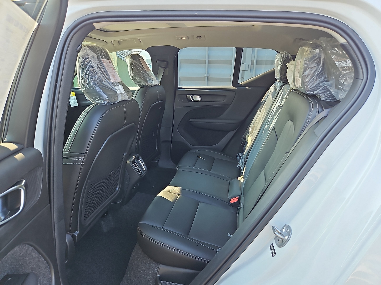 New 2026 Volvo XC40 B5 Core w/ Protection Package Premier AWD/4WD image 8