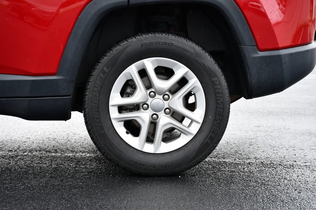 Used 2018 Jeep Compass Sport AWD/4WD image 11
