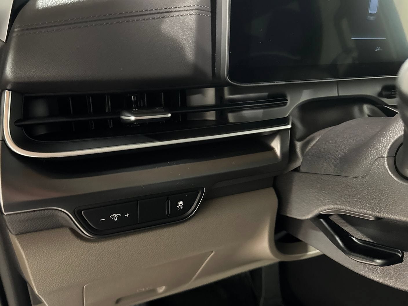 New 2026 Kia Carnival FWD image 16