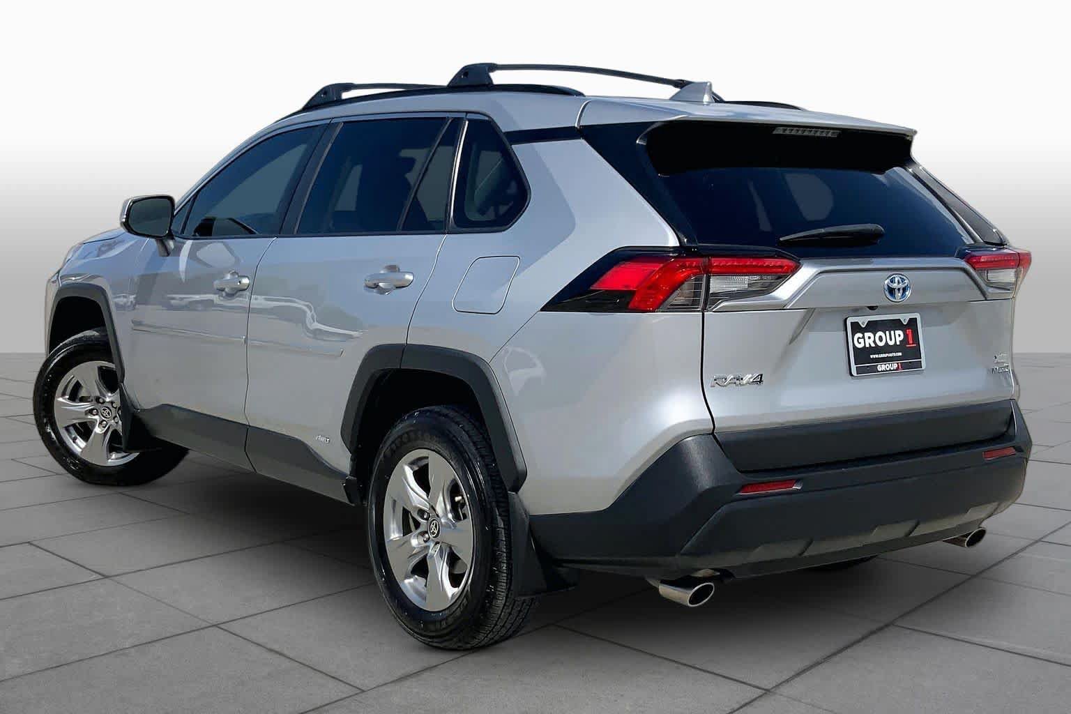 Used 2024 Toyota RAV4 XLE AWD/4WD image 11