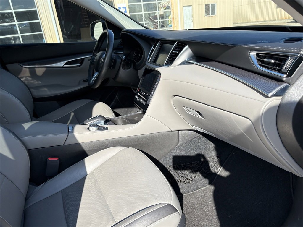Used 2023 INFINITI QX50 Luxe w/ Cargo Package image 29