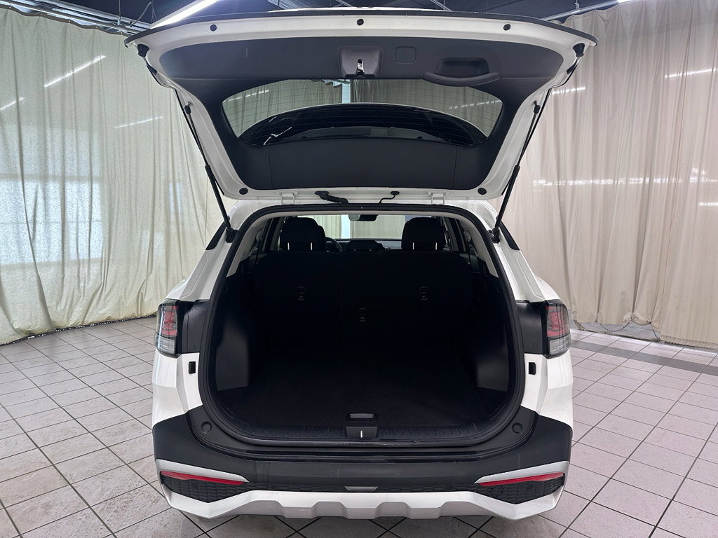 Used 2024 Kia Sportage LX image 8