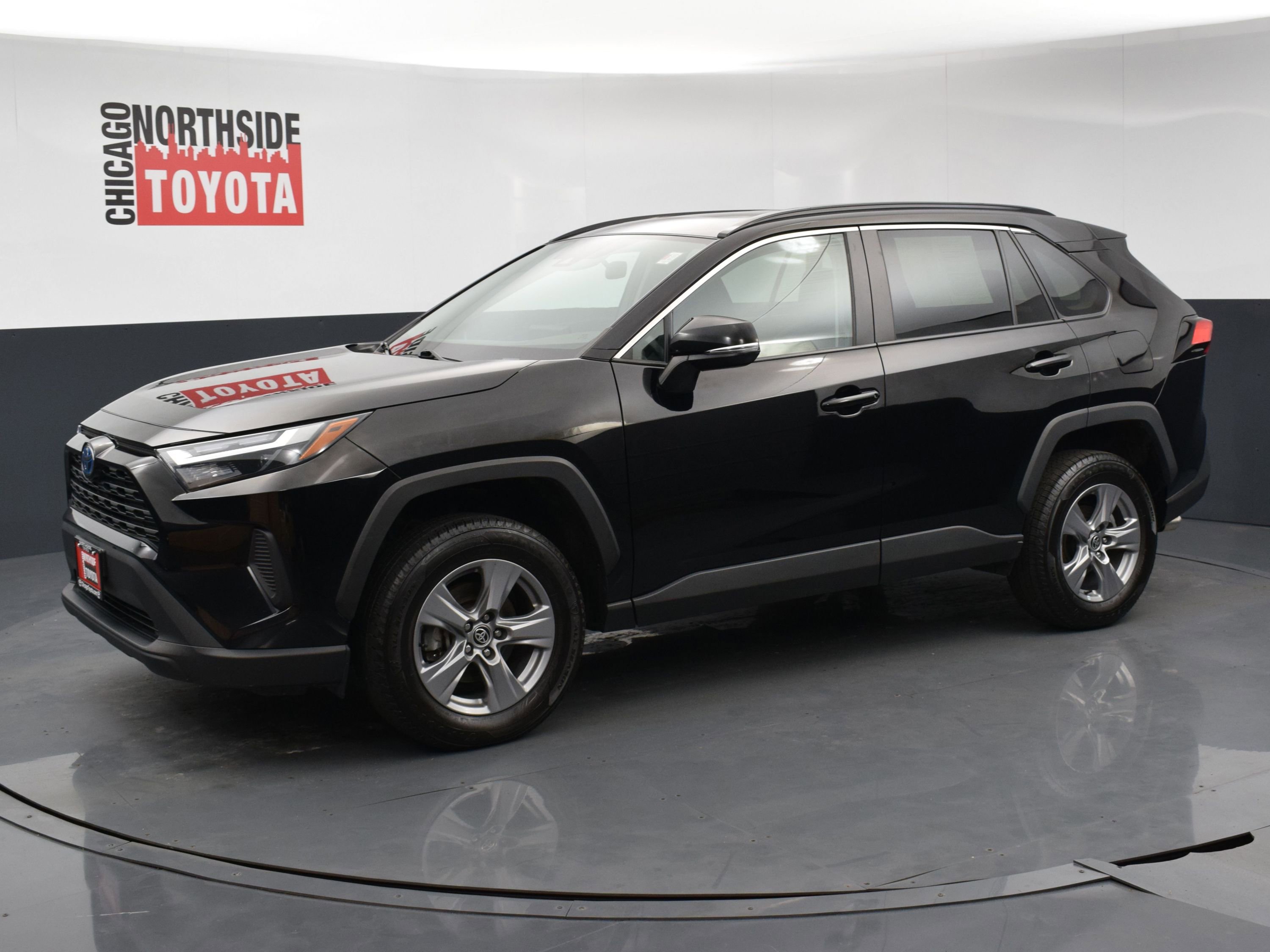 Used 2022 Toyota RAV4 XLE w/ Convenience Package AWD/4WD image 8