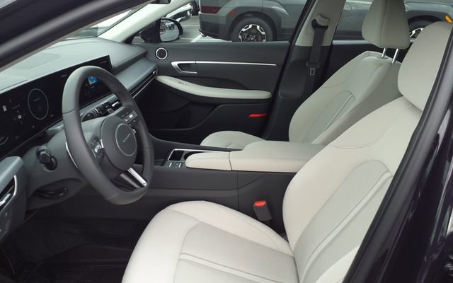 Certified 2025 Hyundai Sonata SEL image 9