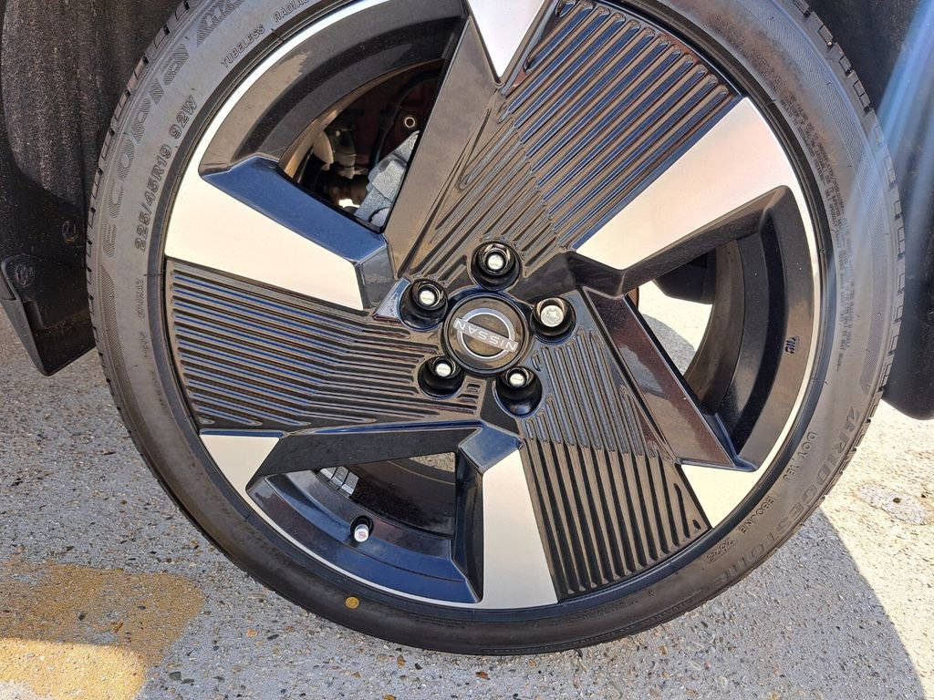 Used 2025 Nissan Kicks SR image 23