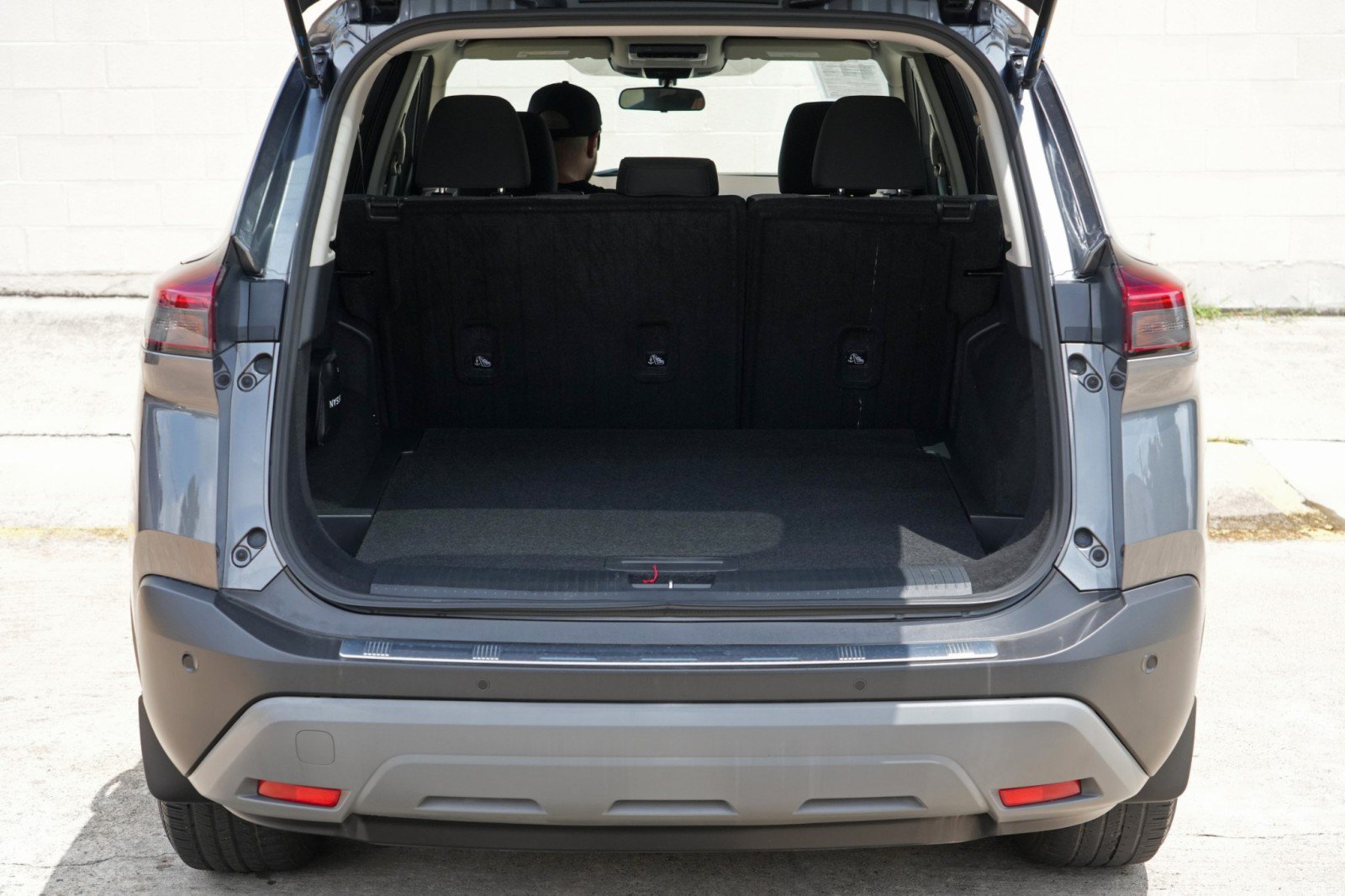 Used 2022 Nissan Rogue SV FWD image 9