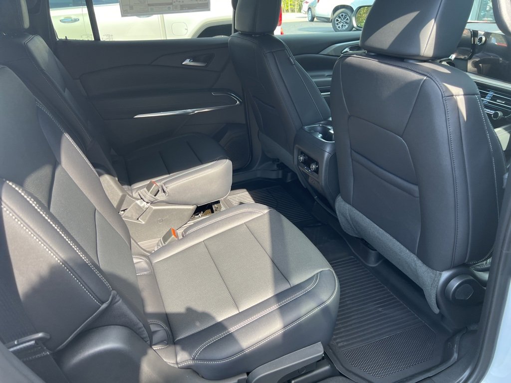 New 2026 Chevrolet Traverse LT w/ LPO, Floor Liner Package image 9