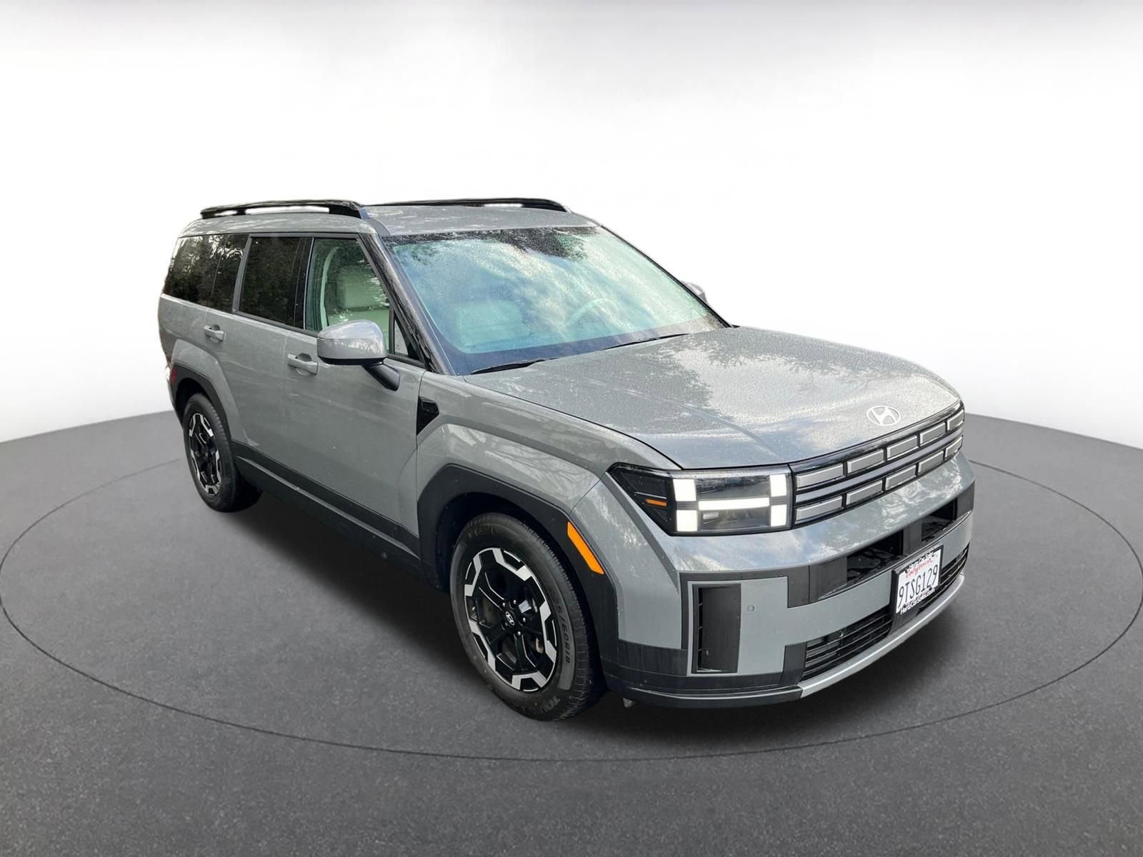 Used 2025 Hyundai Santa Fe SEL image 1