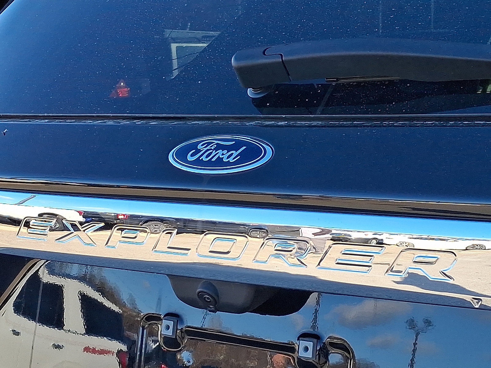 Used 2022 Ford Explorer XLT w/ Equipment Group 202A image 29