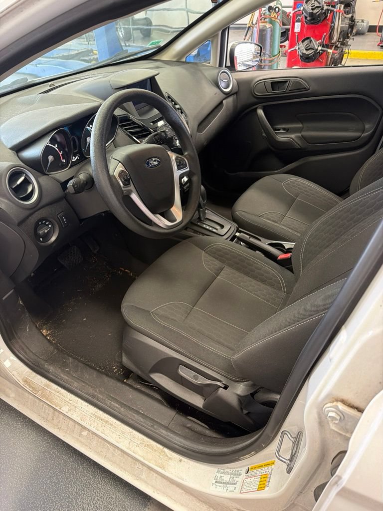 Used 2019 Ford Fiesta SE w/ Equipment Group 201A FWD image 2