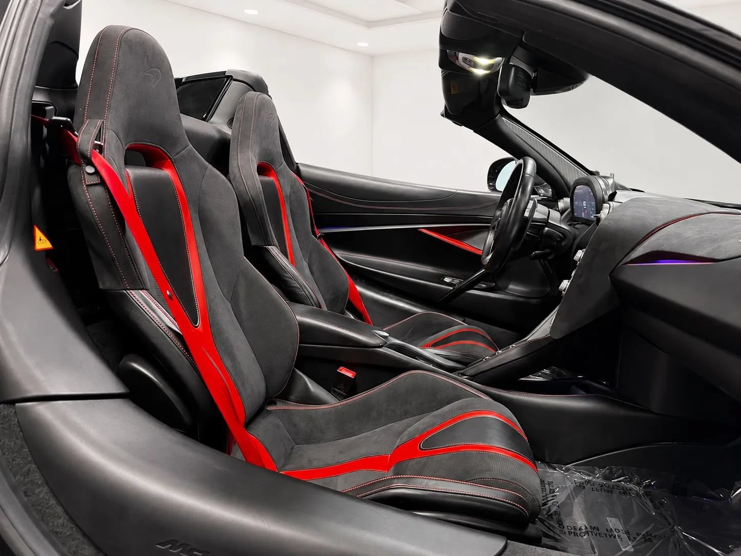 Used 2020 McLaren 720S Spider RWD image 18