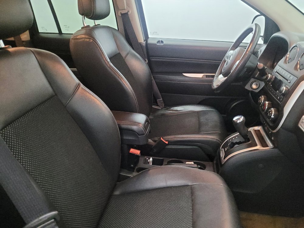 Used 2016 Jeep Compass Latitude AWD/4WD image 21