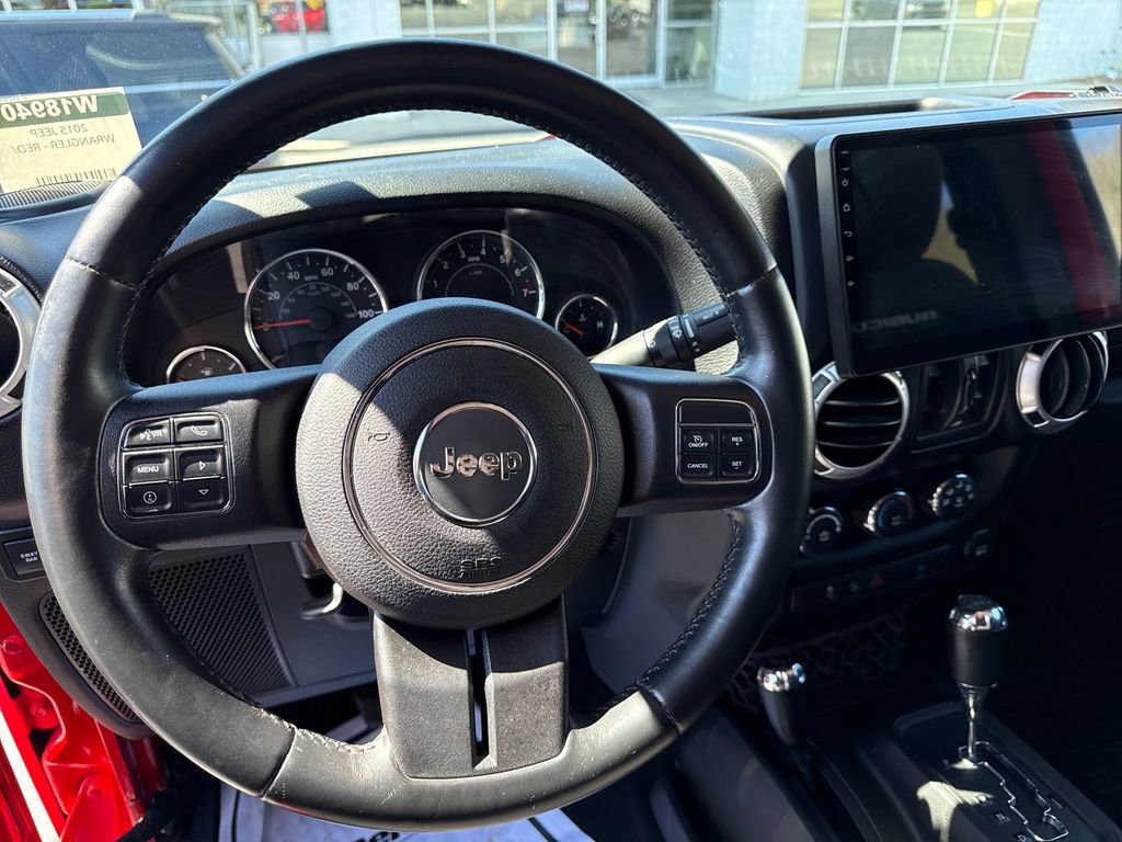 Used 2015 Jeep Wrangler Unlimited Rubicon w/ Connectivity Group image 18