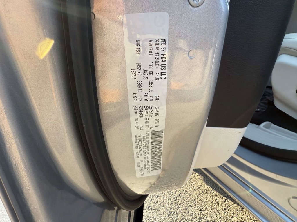 Used 2018 Chrysler Pacifica Touring-L Plus w/ Tire & Wheel Group FWD image 35