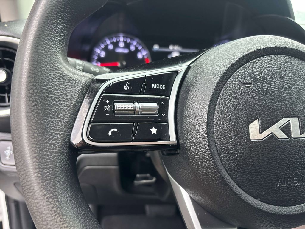 Used 2023 Kia Forte LXS image 19