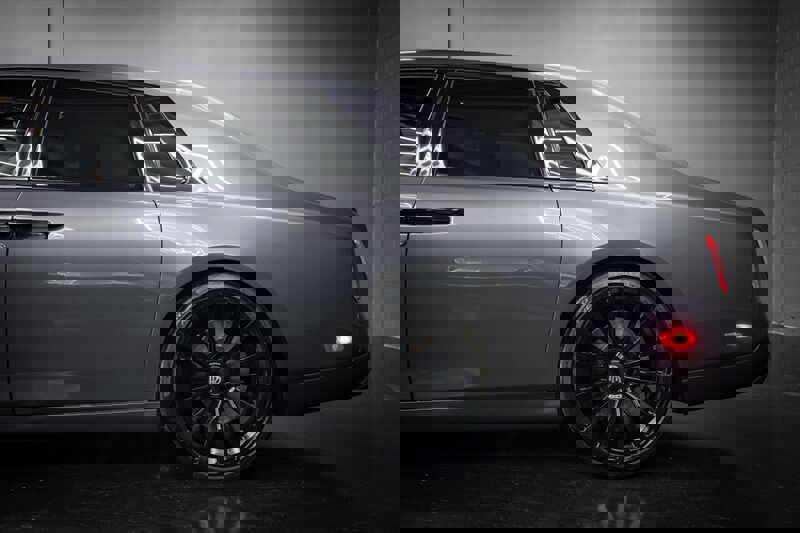 Used 2019 Rolls-Royce Phantom Sedan image 17