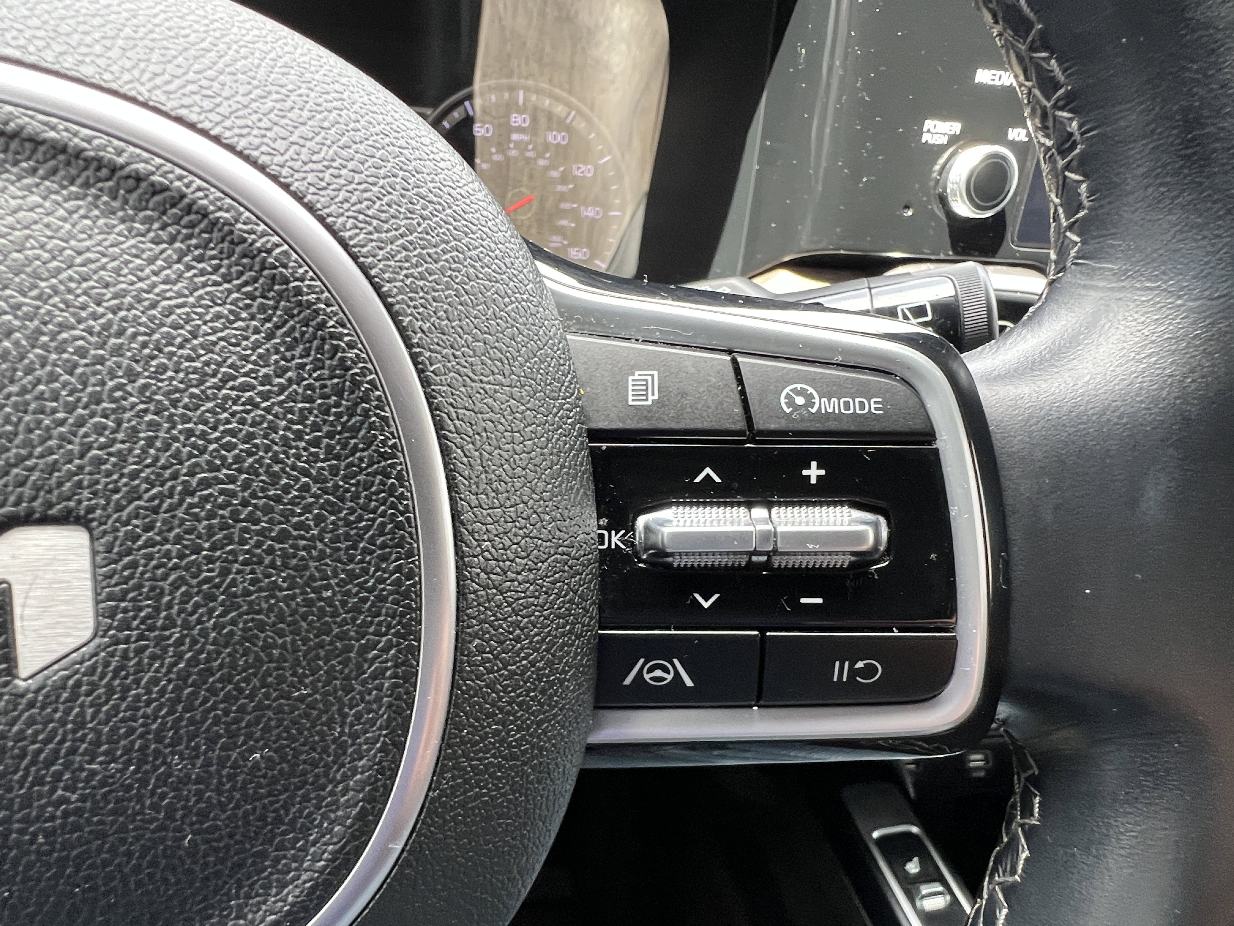 Certified 2022 Kia Sorento S image 28