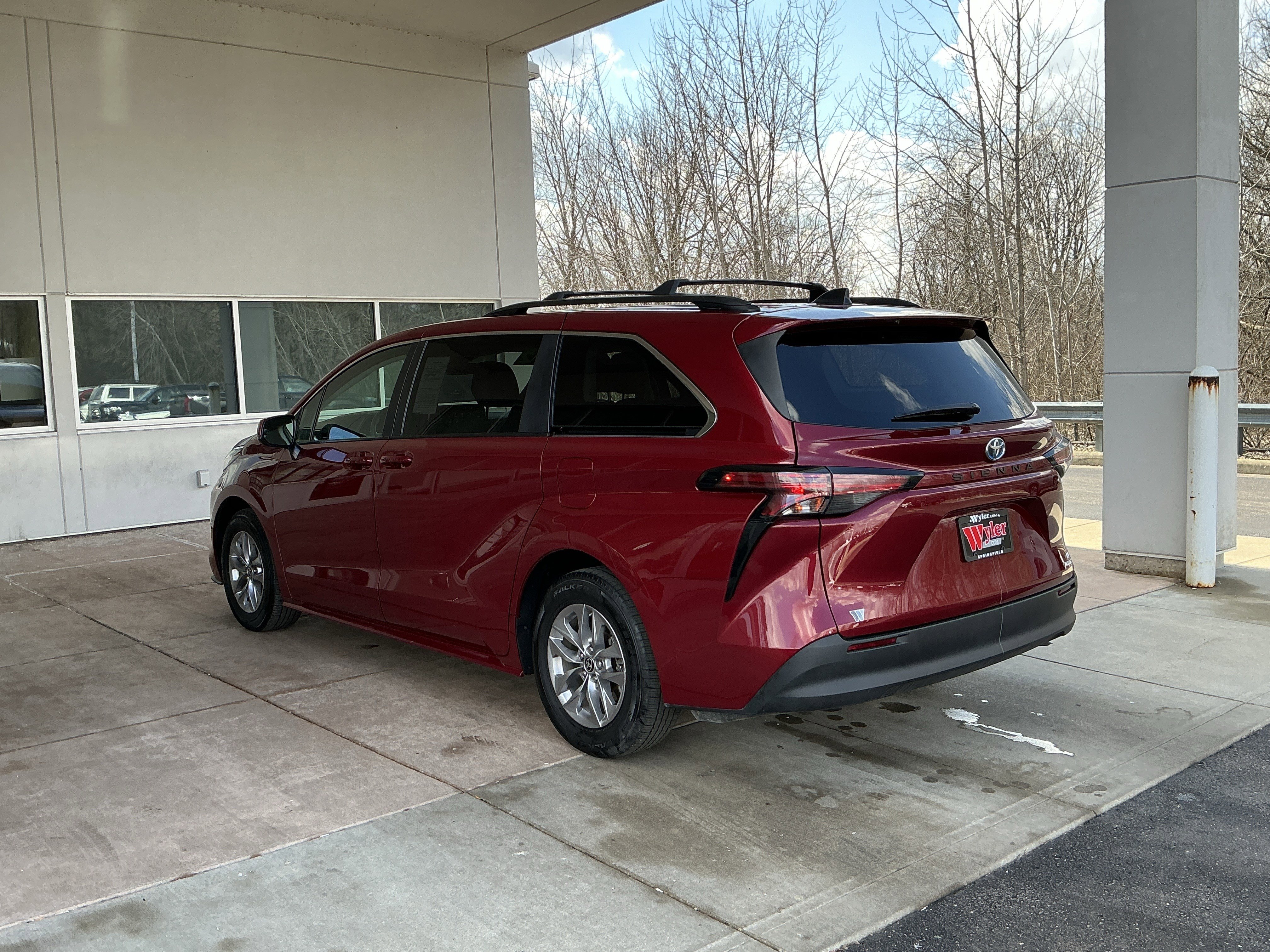 Used 2022 Toyota Sienna LE image 20