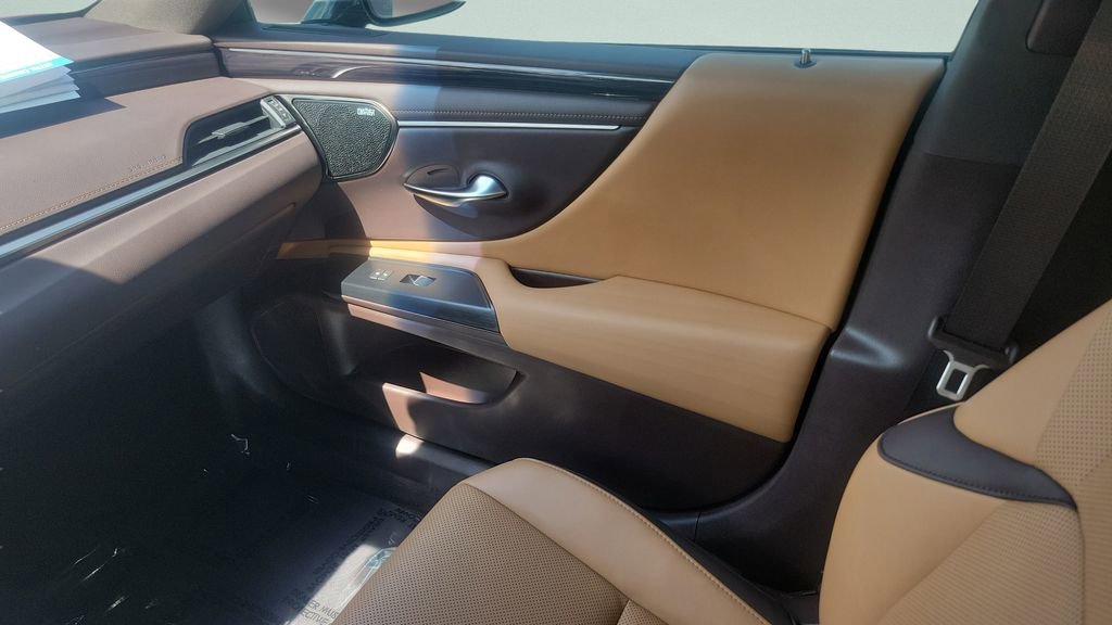 Used 2021 Lexus ES 300h w/ Premium Package FWD image 13