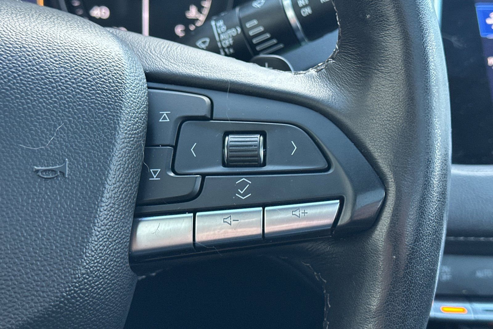 Certified 2023 Cadillac XT4 Premium Luxury w/ Technology Package image 29