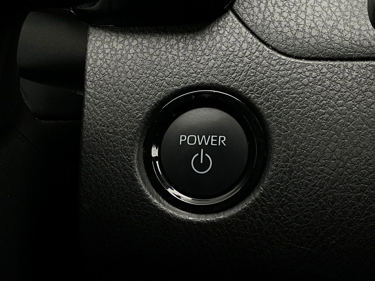 Used 2025 Toyota Camry SE image 27