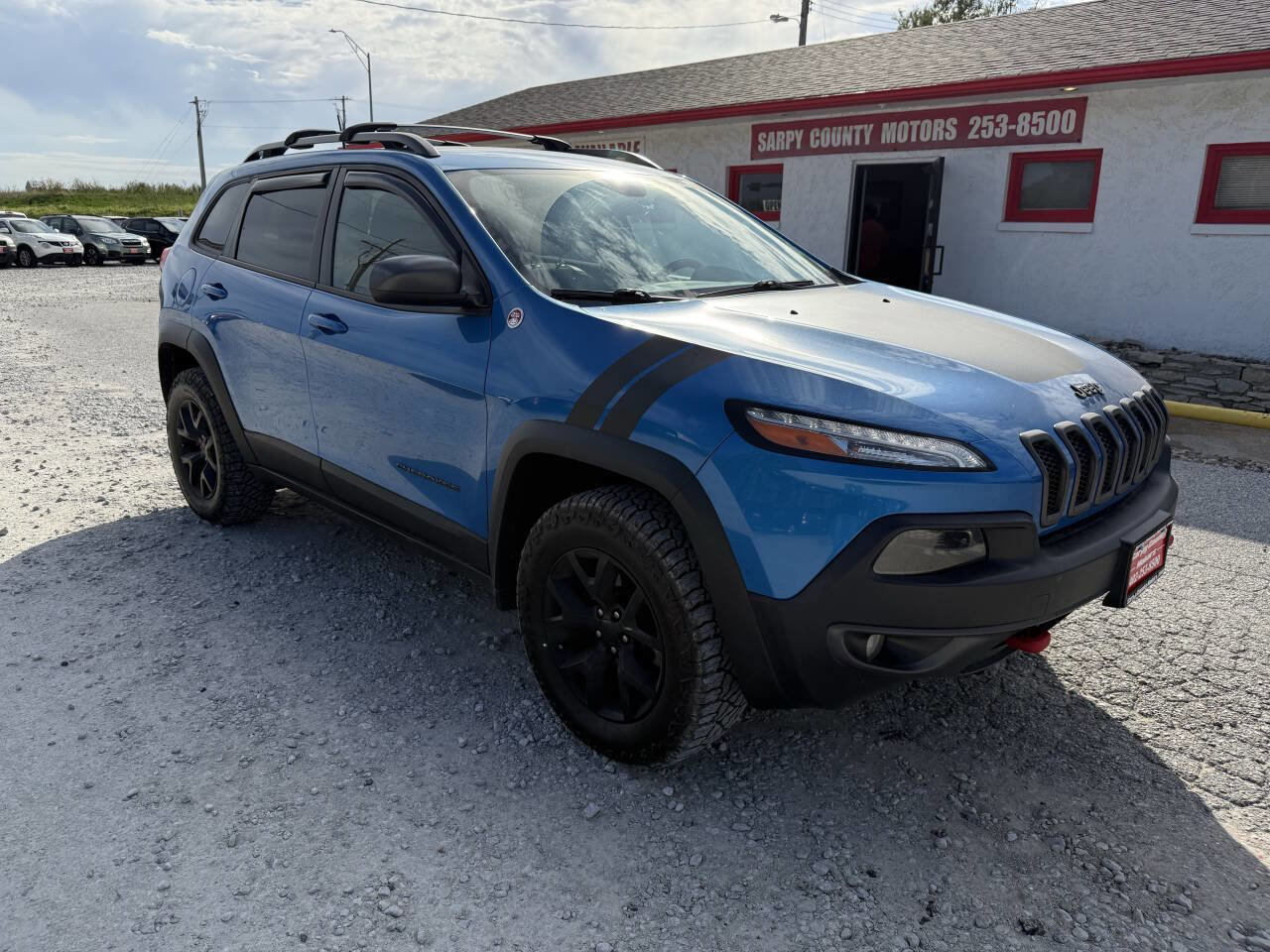 Used 2017 Jeep Cherokee Trailhawk w/ Cold Weather Group image 1