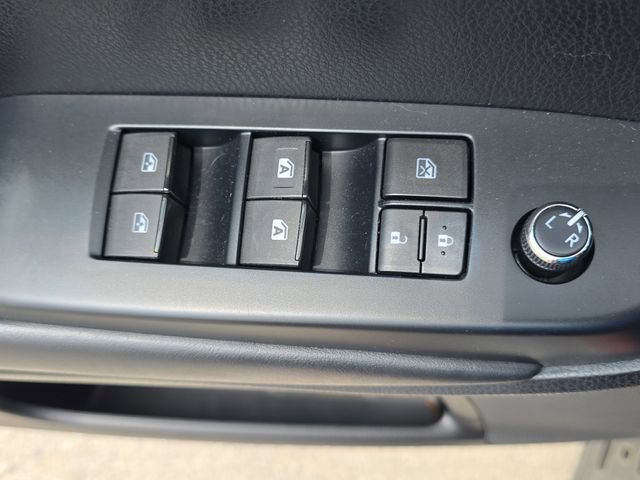 Used 2019 Toyota Highlander SE FWD image 29