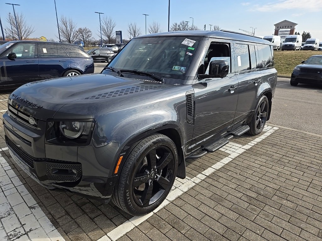 Certified 2025 Land Rover Defender 130 V8 image 1