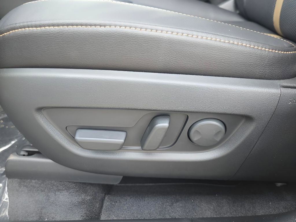 New 2025 MAZDA CX-70 Plug-In Hybrid w/ Premium Plus image 13