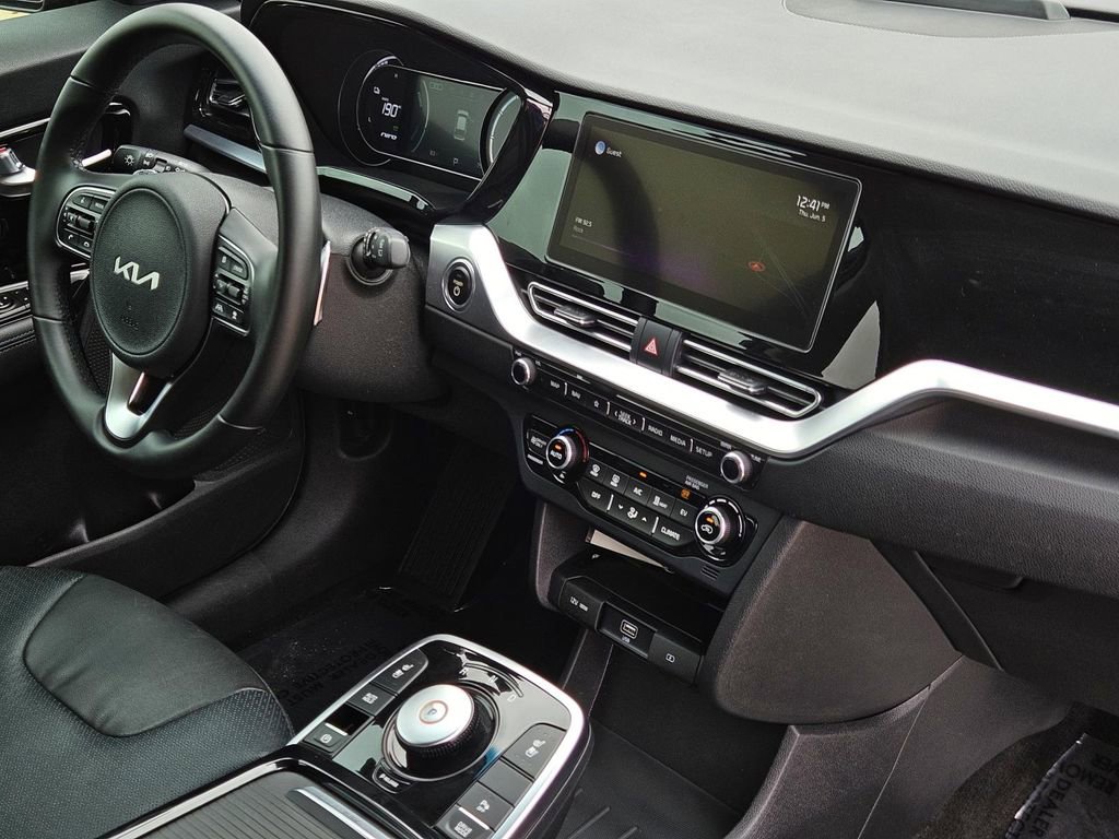 Used 2022 Kia Niro EX Premium FWD image 9