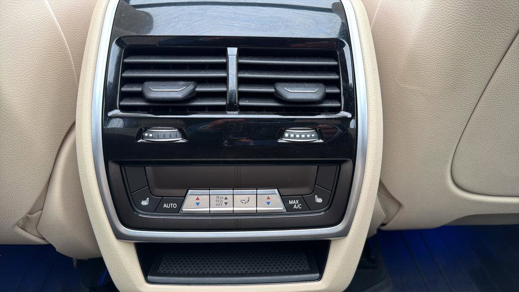 Used 2021 BMW X5 xDrive40i w/ Premium Package image 23