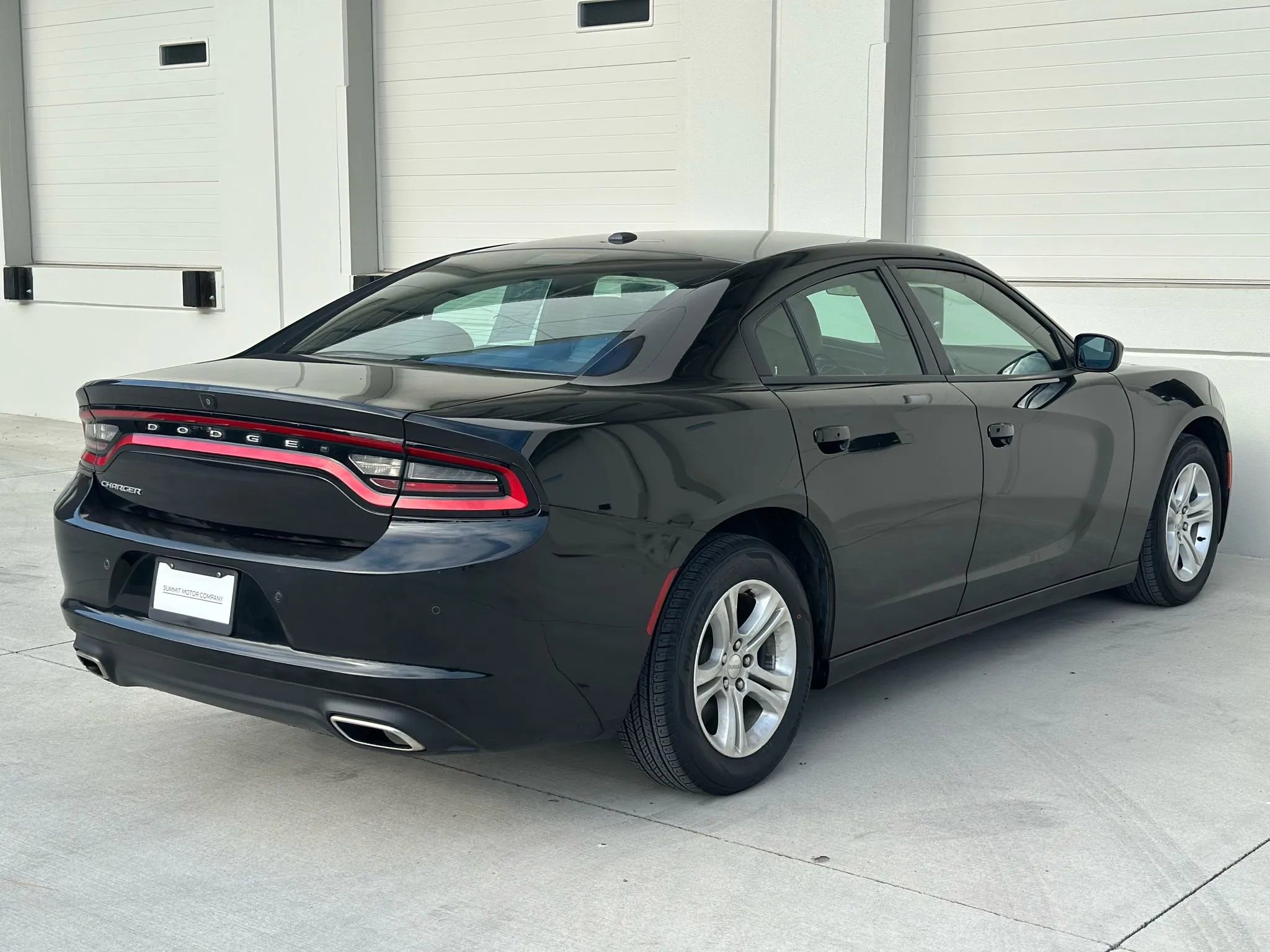 Used 2020 Dodge Charger SXT w/ Leather Interior Group image 5