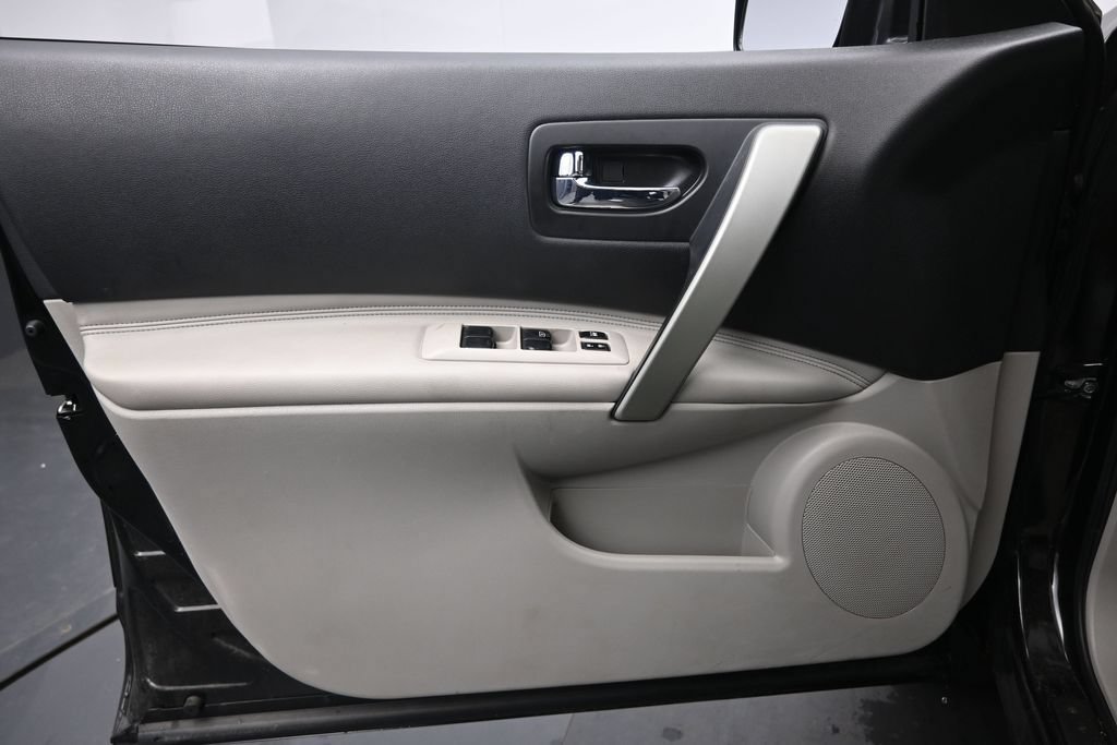 Used 2010 Nissan Rogue SL w/ Premium Pkg AWD/4WD image 15