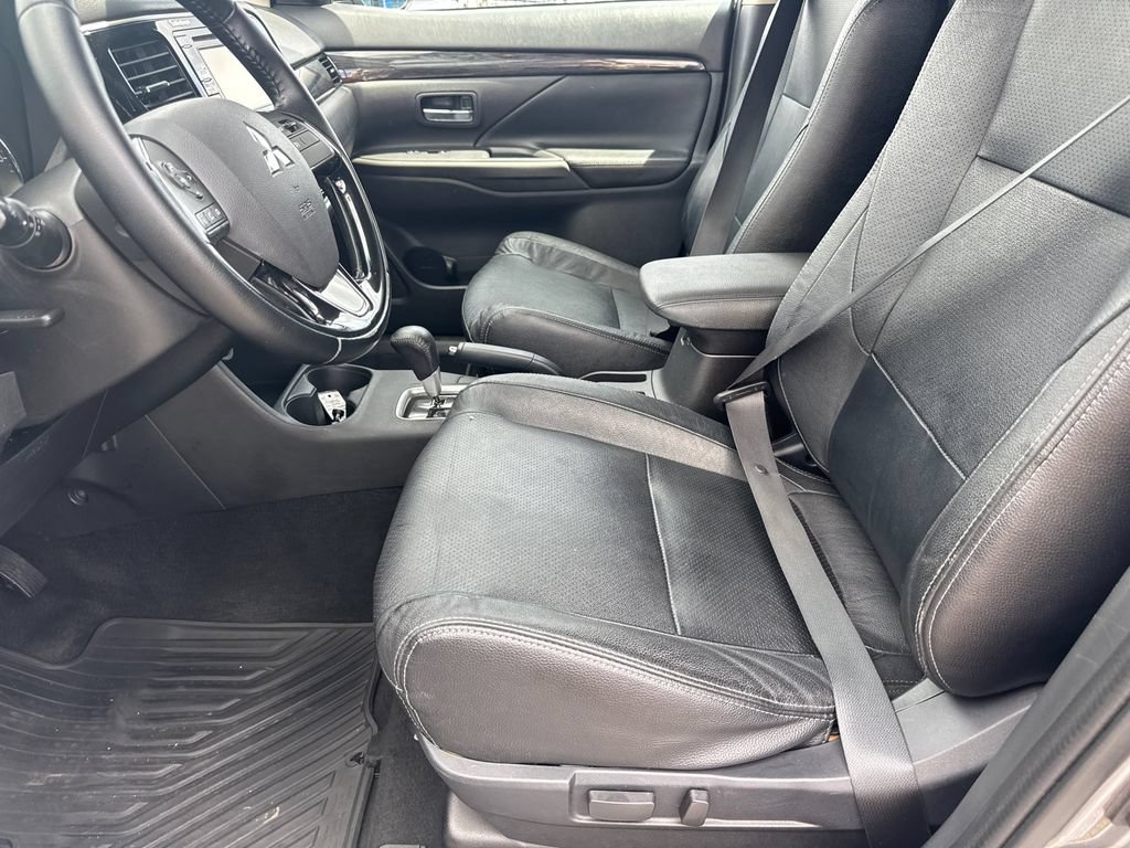 Used 2016 Mitsubishi Outlander SEL FWD image 10