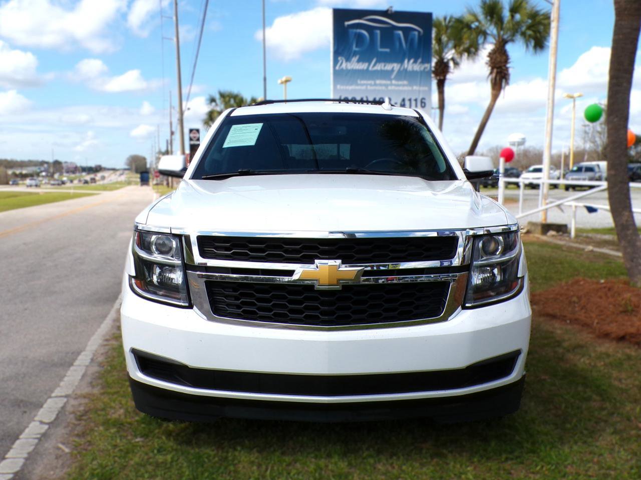 Used 2018 Chevrolet Suburban LT RWD image 3