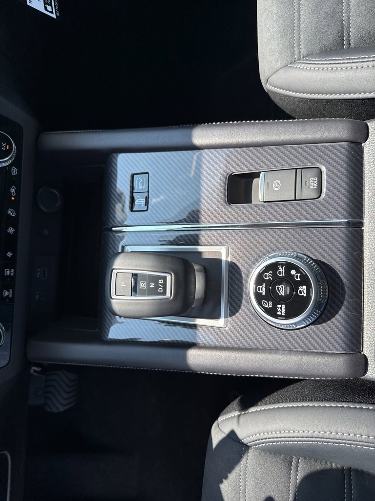 New 2025 Mitsubishi Outlander SE image 29