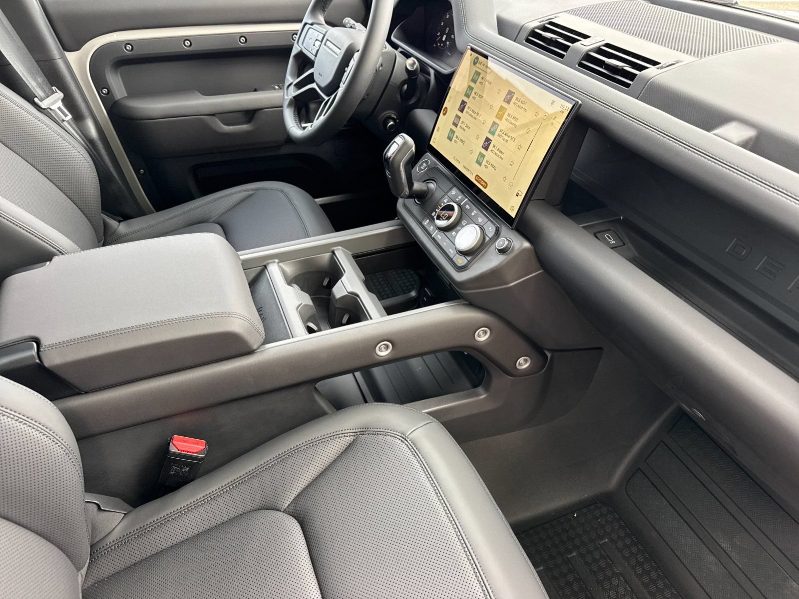 New 2026 Land Rover Defender 110 S AWD/4WD image 16