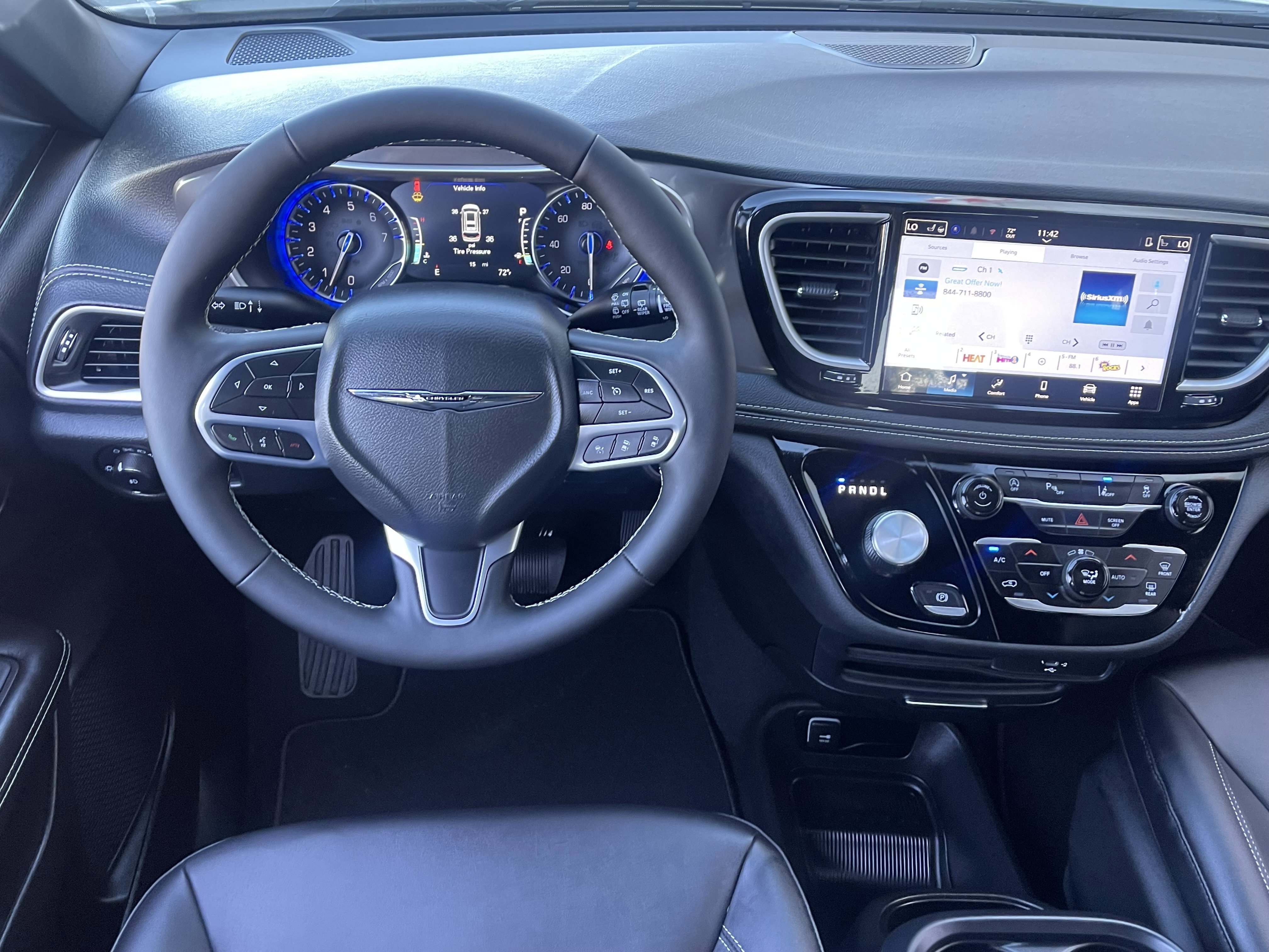 New 2026 Chrysler Pacifica Select image 24