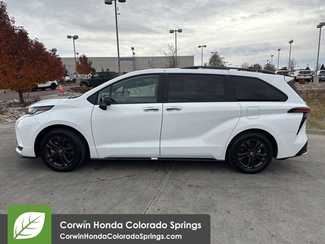 Used 2025 Toyota Sienna XSE image 4
