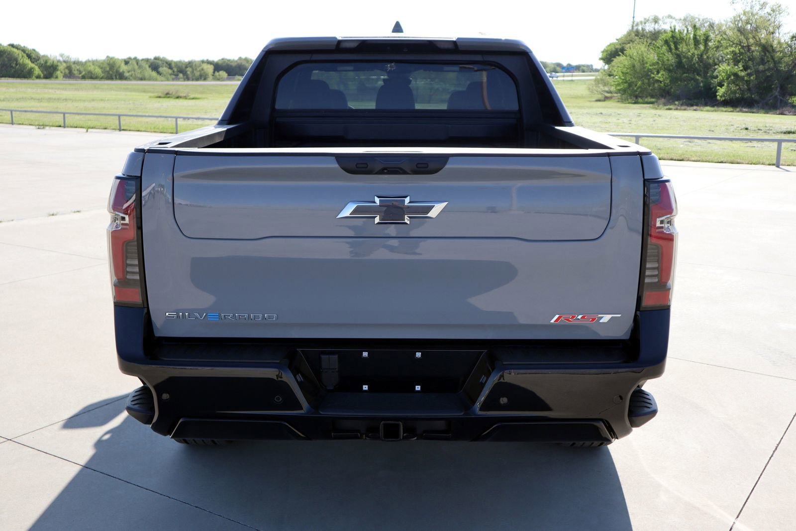 New 2025 Chevrolet Silverado EV RST image 5