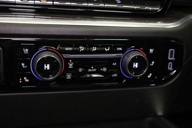 Used 2025 Chevrolet Silverado 3500 LTZ w/ LTZ Convenience Package image 23