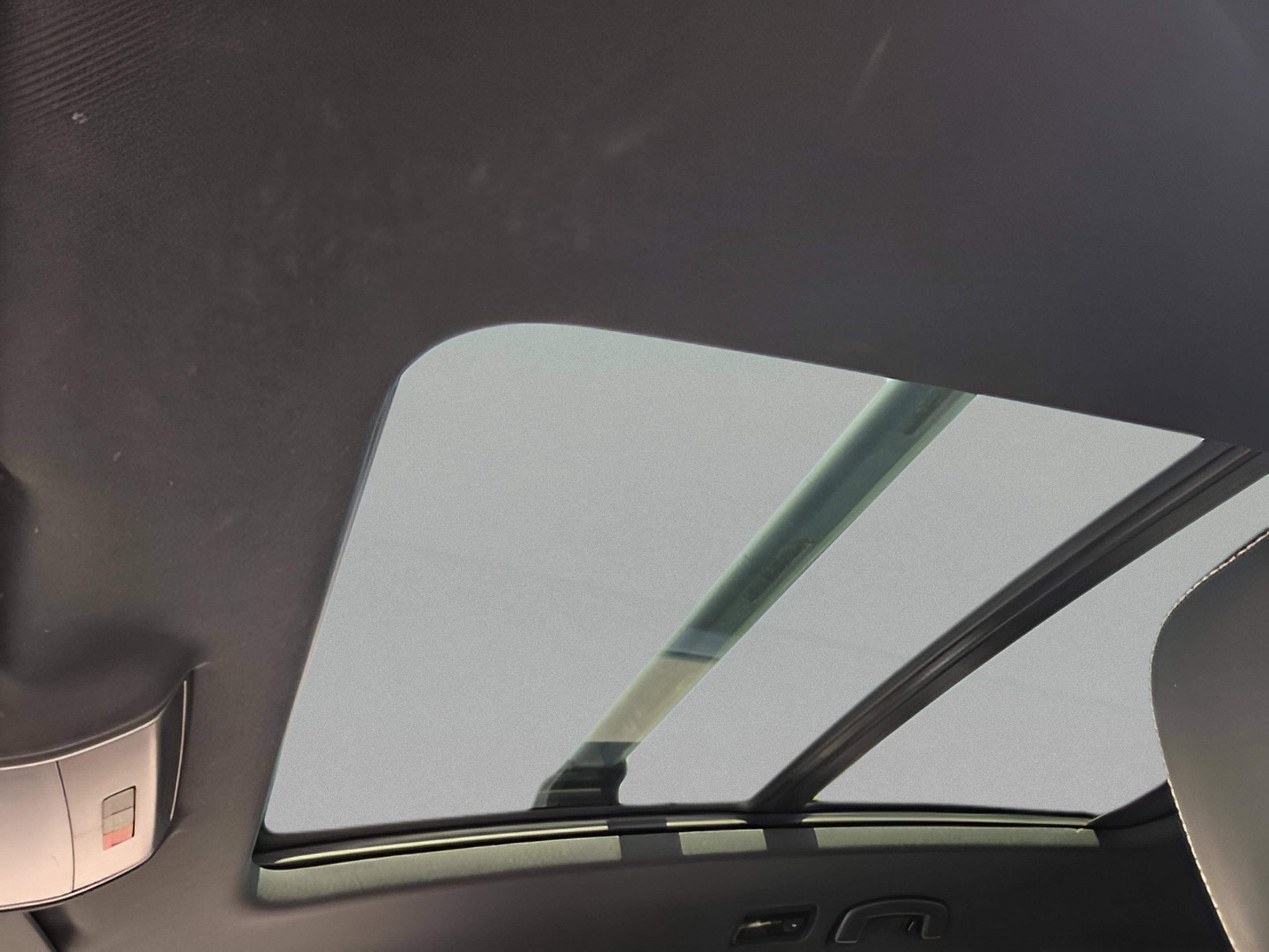 Used 2023 Volkswagen Atlas Cross Sport SEL R-Line image 12