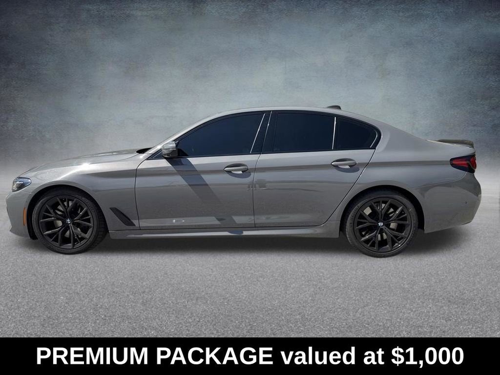 Used 2022 BMW M550i xDrive w/ Premium Package image 2