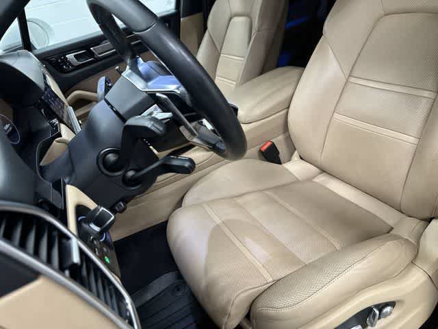Used 2019 Porsche Cayenne AWD/4WD image 10